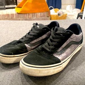 Womens VANS Old Skool black suede and snakeskin print sneakers shoes Sz 11